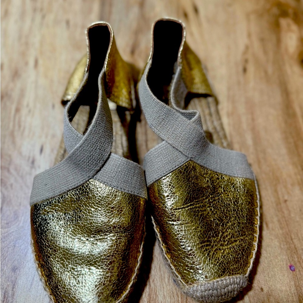 Tory Burch Gold Espadrilles with Textured Elegance